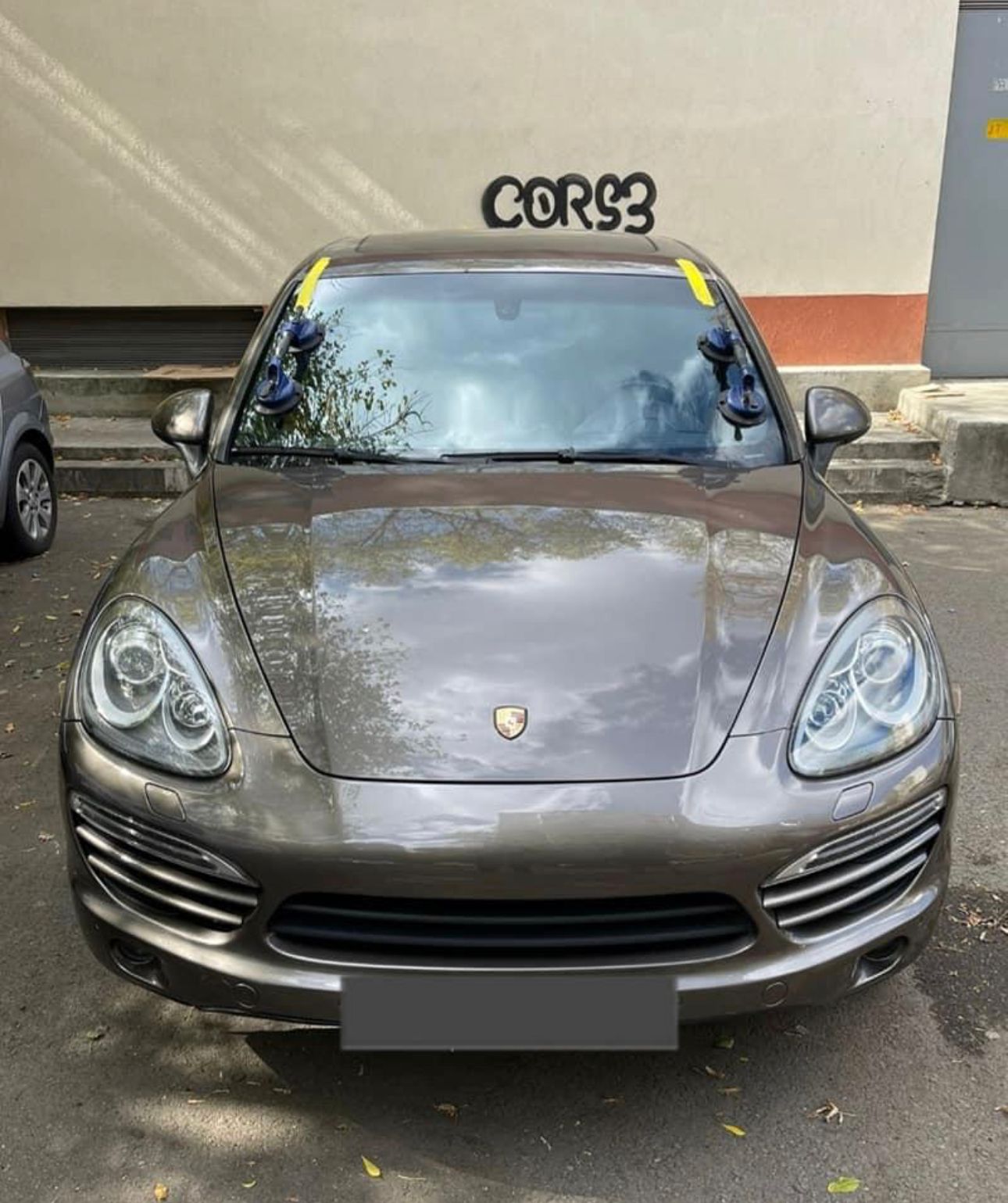 Porsche Cayenne — windshield, home parking